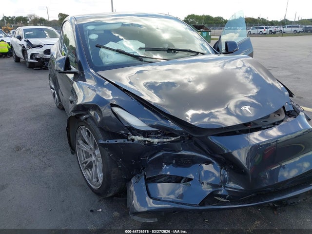 2024 Tesla Model Y Long Range Single Motor Rear-wheel Drive/rwd მანქანა იყიდება აუქციონზე, vin: 7SAYGDED6RF023575, აუქციონის ნომერი: 44726576