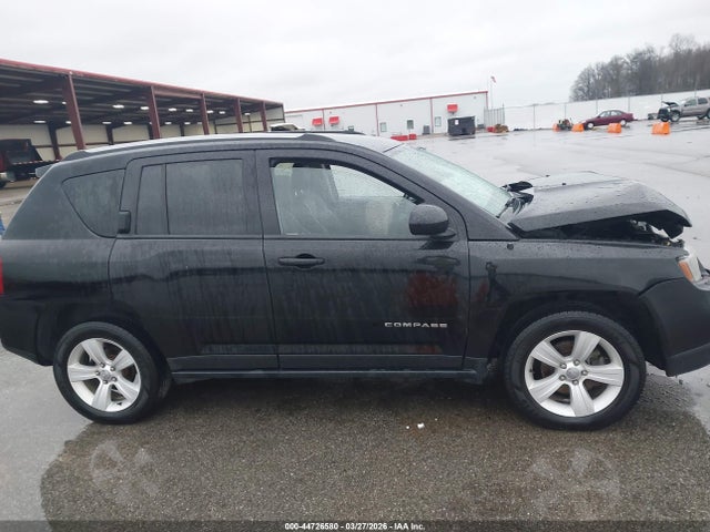 44726580 :رقم المزاد ، 1C4NJDEB1GD757559 vin ، 2016 Jeep Compass Latitude مزاد بيع