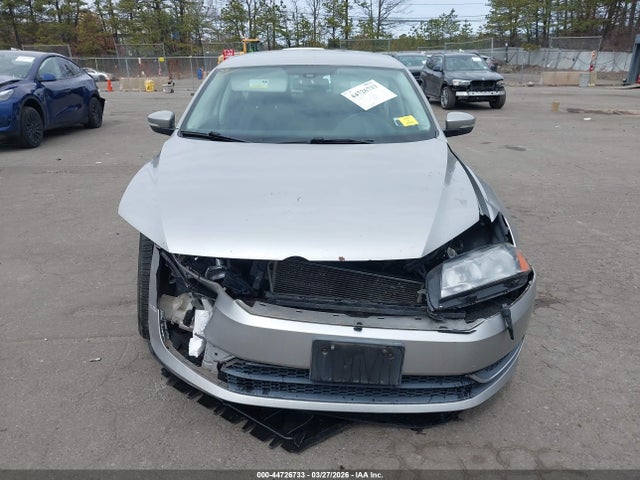 Продажа на аукционе авто 2013 Volkswagen Passat S, vin: 1VWAP7A33DC127523, номер лота: 44726733