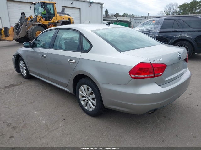 Продажа на аукционе авто 2013 Volkswagen Passat S, vin: 1VWAP7A33DC127523, номер лота: 44726733