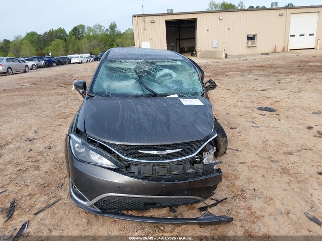 2019 Chrysler Pacifica Touring Plus მანქანა იყიდება აუქციონზე, vin: 2C4RC1FG2KR652099, აუქციონის ნომერი: 44726749