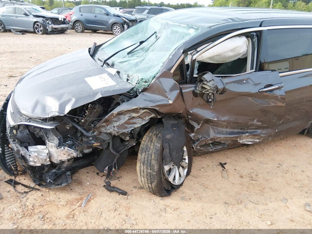 2019 Chrysler Pacifica Touring Plus მანქანა იყიდება აუქციონზე, vin: 2C4RC1FG2KR652099, აუქციონის ნომერი: 44726749