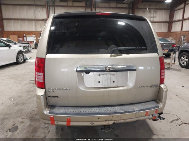 44726785 :رقم المزاد ، 2A4RR8DXXAR421809 vin ، 2010 Chrysler Town & Country Touring Plus مزاد بيع