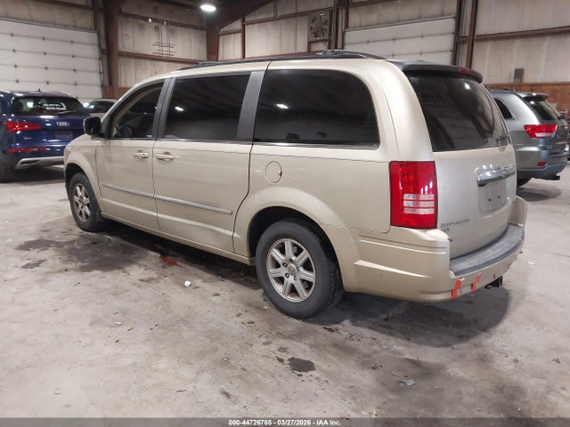 44726785 :رقم المزاد ، 2A4RR8DXXAR421809 vin ، 2010 Chrysler Town & Country Touring Plus مزاد بيع