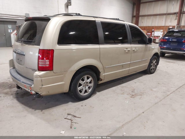 44726785 :رقم المزاد ، 2A4RR8DXXAR421809 vin ، 2010 Chrysler Town & Country Touring Plus مزاد بيع