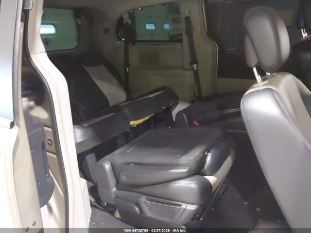 44726785 :رقم المزاد ، 2A4RR8DXXAR421809 vin ، 2010 Chrysler Town & Country Touring Plus مزاد بيع