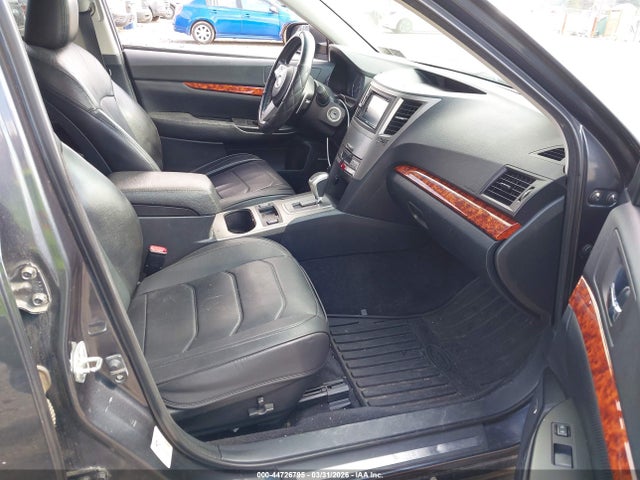44726795 :رقم المزاد ، 4S4BRBKC3B3325398 vin ، 2011 Subaru Outback 2.5i Limited مزاد بيع