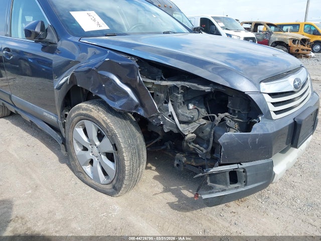 44726795 :رقم المزاد ، 4S4BRBKC3B3325398 vin ، 2011 Subaru Outback 2.5i Limited مزاد بيع