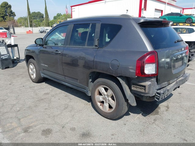 1C4NJCEB4HD182109 Jeep Compass Latitude Fwd