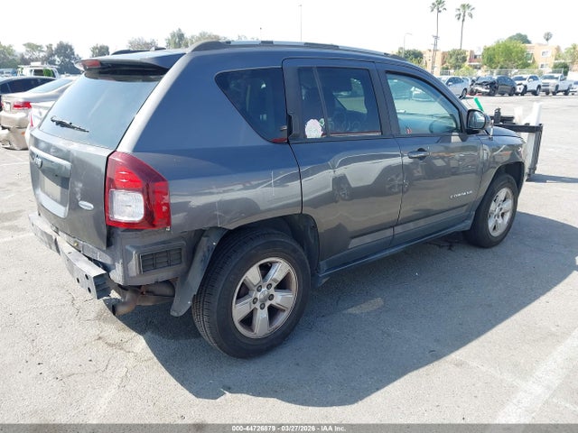1C4NJCEB4HD182109 Jeep Compass Latitude Fwd