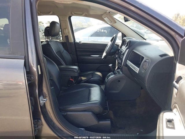 1C4NJCEB4HD182109 Jeep Compass Latitude Fwd