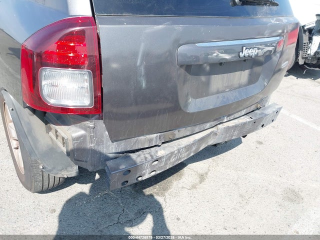 1C4NJCEB4HD182109 Jeep Compass Latitude Fwd