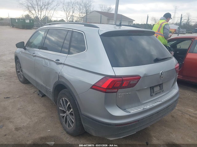 2019 VOLKSWAGEN TIGUAN 3VV2B7AX2KM139670 Photo 2
