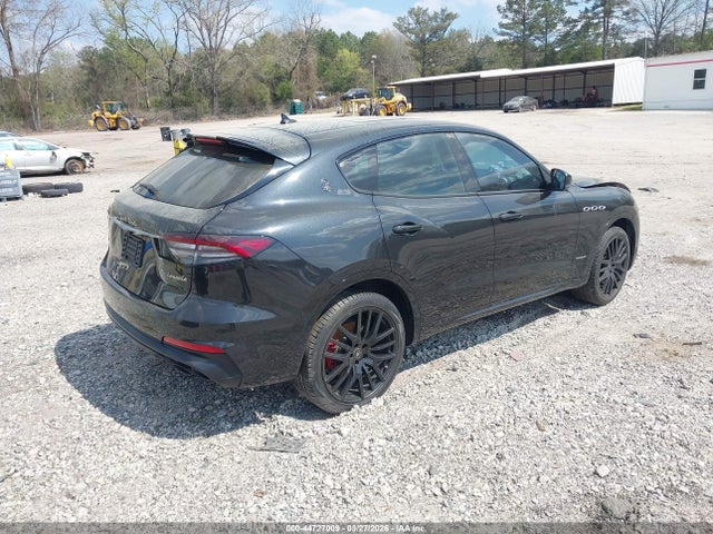 44727009 :رقم المزاد ، ZN661XUS5MX363885 vin ، 2021 Maserati Levante Gransport مزاد بيع