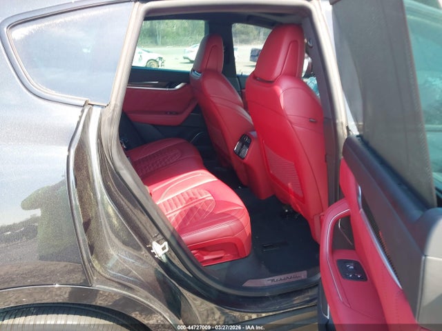 44727009 :رقم المزاد ، ZN661XUS5MX363885 vin ، 2021 Maserati Levante Gransport مزاد بيع