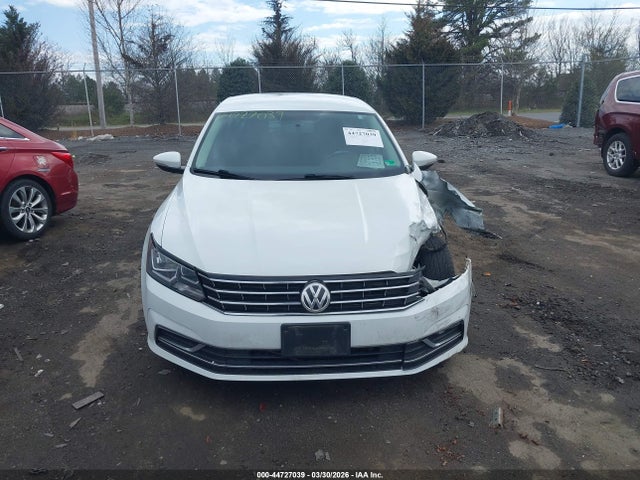 44727039 :رقم المزاد ، 1VWAT7A35HC039297 vin ، 2017 Volkswagen Passat 1.8t S مزاد بيع