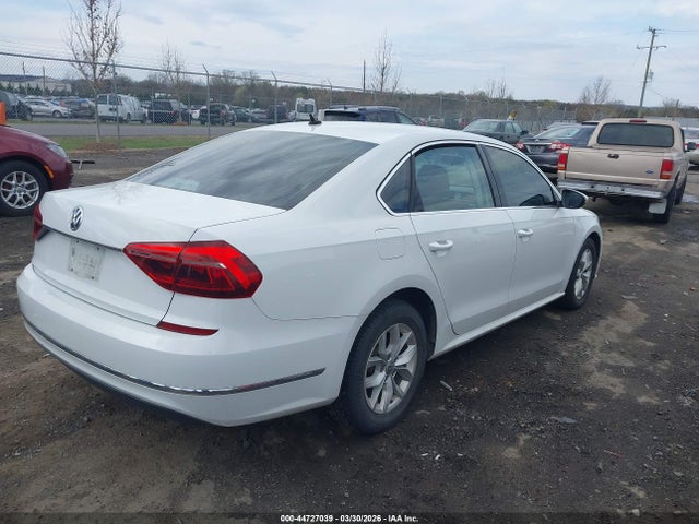 2017 VOLKSWAGEN PASSAT 1VWAT7A35HC039297 Photo 3