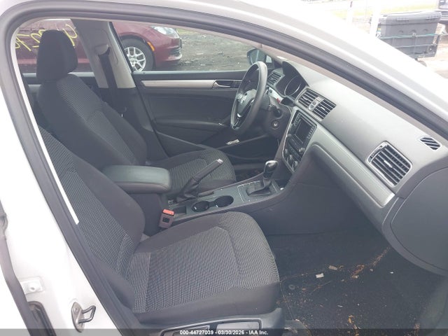 2017 VOLKSWAGEN PASSAT 1VWAT7A35HC039297 Photo 4