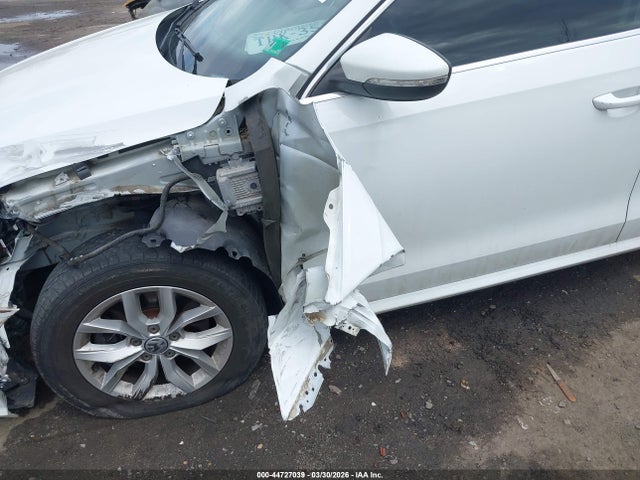 2017 VOLKSWAGEN PASSAT 1VWAT7A35HC039297 Photo 5