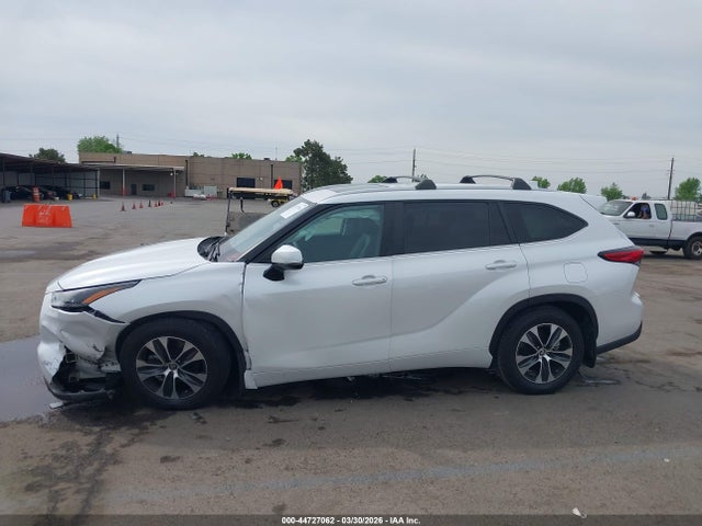 Toyota Highlander Xle 2023 5TDKDRAH8PS512313 Image 14