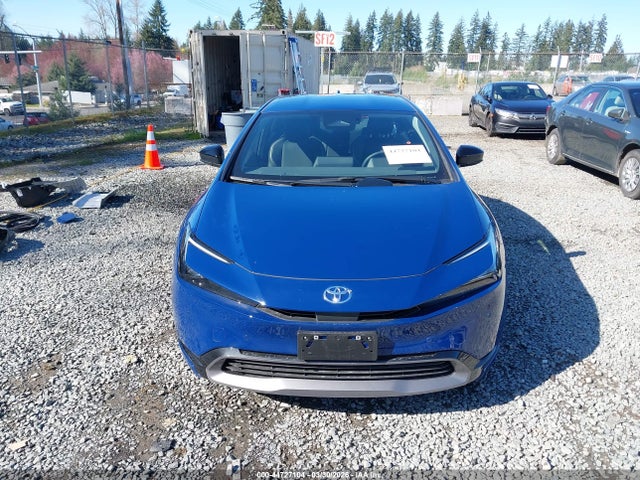 JTDADABU1T3032070 Toyota Prius Xle Awd-e