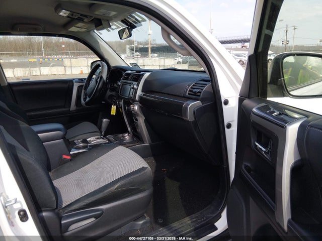 2017 Toyota 4runner Sr5 მანქანა იყიდება აუქციონზე, vin: JTEBU5JR4H5422533, აუქციონის ნომერი: 44727108