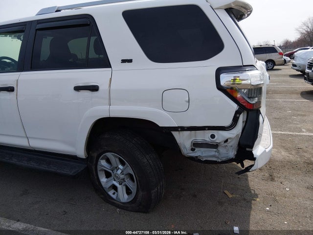 2017 Toyota 4runner Sr5 მანქანა იყიდება აუქციონზე, vin: JTEBU5JR4H5422533, აუქციონის ნომერი: 44727108