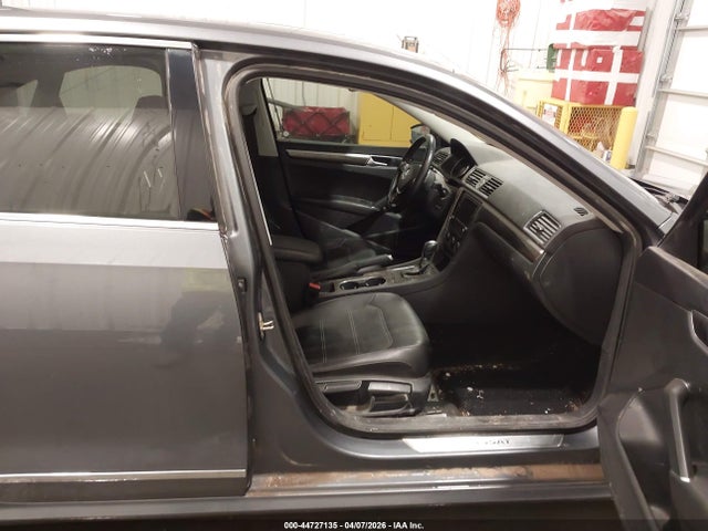 1VWBT7A32GC003408 Volkswagen Passat 1.8t Se