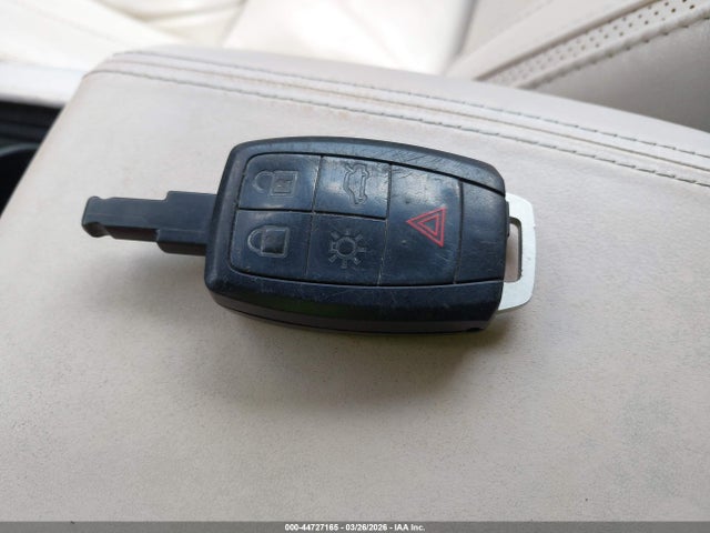 2011 VOLVO C70 YV1672MC4BJ117514 Photo 10