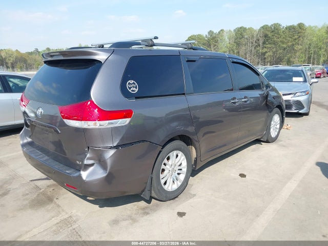 Aukcja sprzedaży 2012 Toyota Sienna Xle V6 8 Passenger, vin: 5TDYK3DC2CS271906, numer aukcji: 44727206