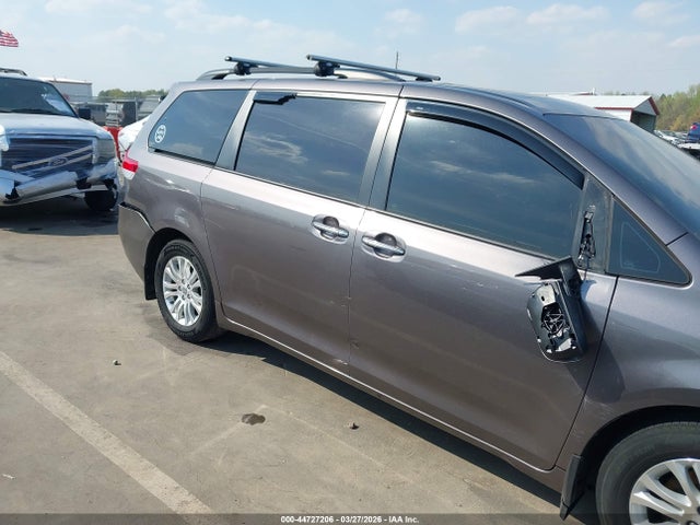 Aukcja sprzedaży 2012 Toyota Sienna Xle V6 8 Passenger, vin: 5TDYK3DC2CS271906, numer aukcji: 44727206