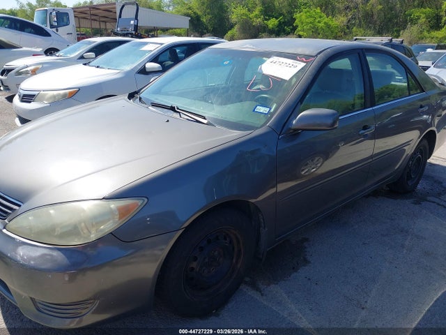 2006 Toyota Camry Le მანქანა იყიდება აუქციონზე, vin: 4T1BE32K46U684882, აუქციონის ნომერი: 44727229