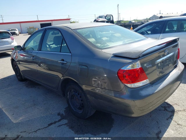 2006 Toyota Camry Le მანქანა იყიდება აუქციონზე, vin: 4T1BE32K46U684882, აუქციონის ნომერი: 44727229