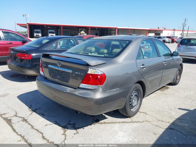 2006 Toyota Camry Le მანქანა იყიდება აუქციონზე, vin: 4T1BE32K46U684882, აუქციონის ნომერი: 44727229
