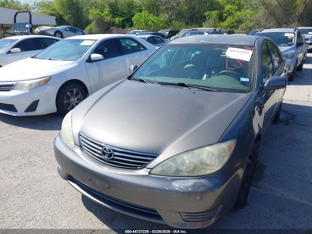 2006 Toyota Camry Le მანქანა იყიდება აუქციონზე, vin: 4T1BE32K46U684882, აუქციონის ნომერი: 44727229
