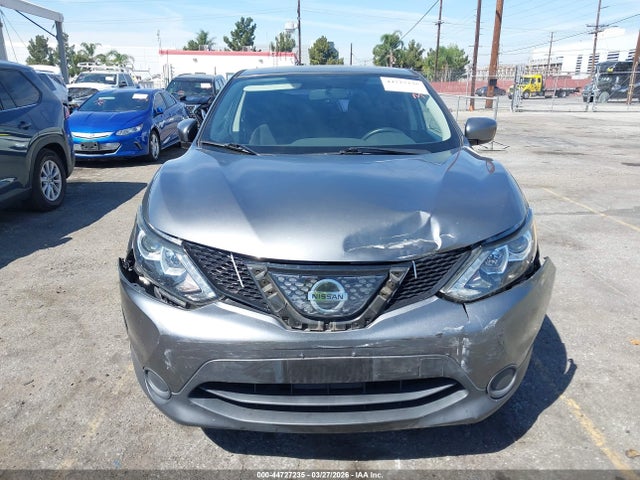 JN1BJ1CP2JW157602 Nissan Rogue Sport S