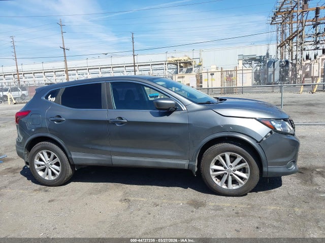 JN1BJ1CP2JW157602 Nissan Rogue Sport S