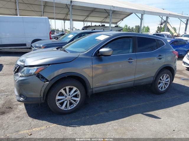 JN1BJ1CP2JW157602 Nissan Rogue Sport S