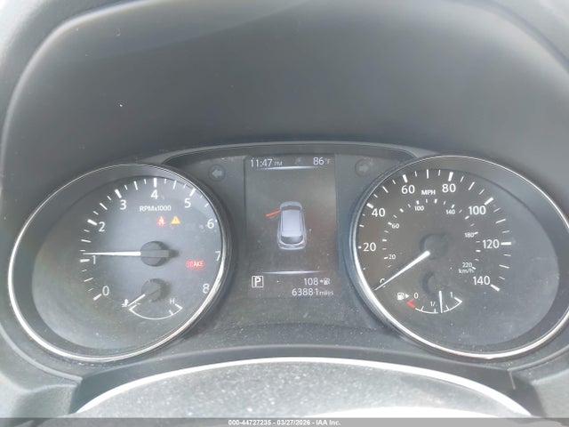 JN1BJ1CP2JW157602 Nissan Rogue Sport S