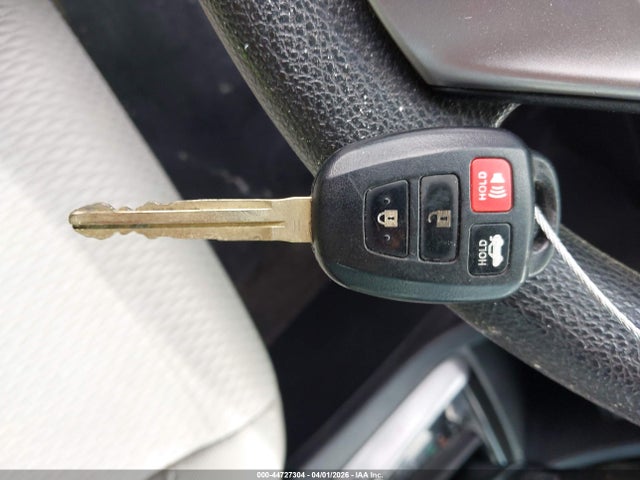 2014 Toyota Corolla Le მანქანა იყიდება აუქციონზე, vin: 2T1BURHE6EC064817, აუქციონის ნომერი: 44727304