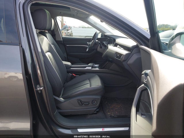 Продаж на аукціоні авто 2022 Audi E-tron Sportback Premium Plus S Line Quattro, vin: WA12AAGE2NB008555, номер лоту: 44727403