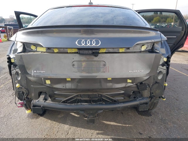 Продаж на аукціоні авто 2022 Audi E-tron Sportback Premium Plus S Line Quattro, vin: WA12AAGE2NB008555, номер лоту: 44727403
