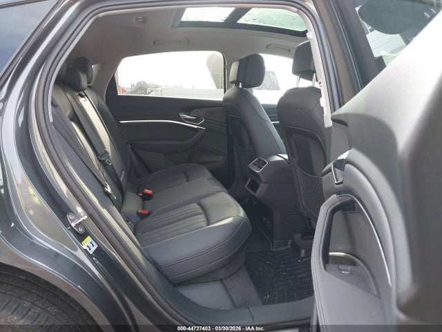 Продаж на аукціоні авто 2022 Audi E-tron Sportback Premium Plus S Line Quattro, vin: WA12AAGE2NB008555, номер лоту: 44727403