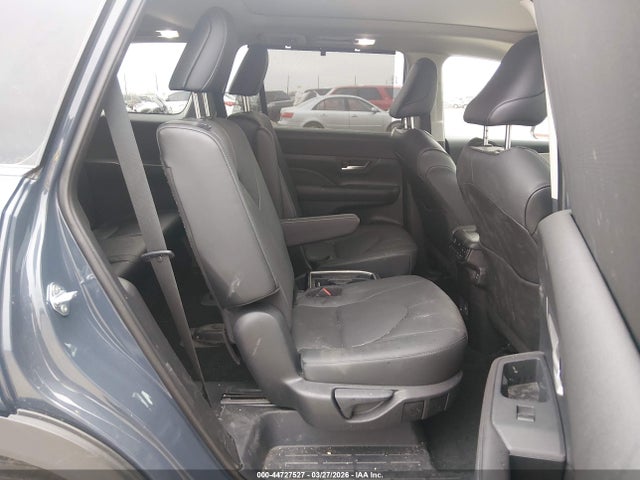 Toyota Grand Highlander Platinum 2025 5TDAAAB50SS083784 Image 8
