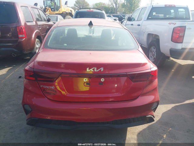 2024 Kia Forte Lxs მანქანა იყიდება აუქციონზე, vin: 3KPF24AD6RE704415, აუქციონის ნომერი: 44727572