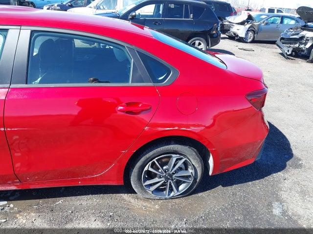 2024 Kia Forte Lxs მანქანა იყიდება აუქციონზე, vin: 3KPF24AD6RE704415, აუქციონის ნომერი: 44727572