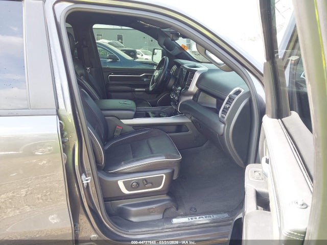 44727648 :رقم المزاد ، 1C6SRFJT8NN300509 vin ، 2022 Ram 1500 Laramie  4x4 5'7 Box مزاد بيع