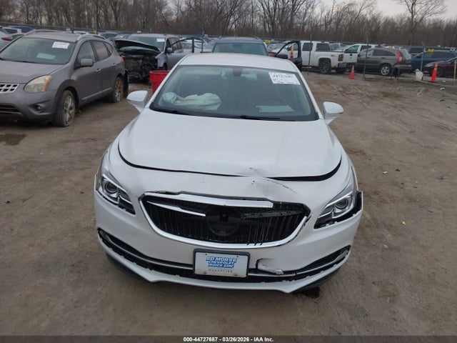 1G4ZP5SS5JU137519 Buick Lacrosse Essence