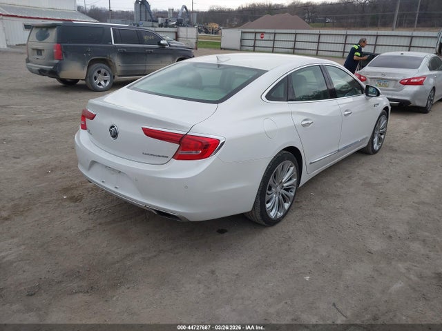 1G4ZP5SS5JU137519 Buick Lacrosse Essence