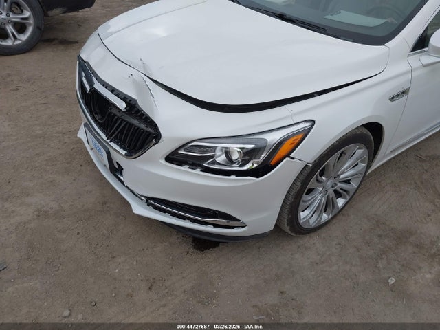1G4ZP5SS5JU137519 Buick Lacrosse Essence